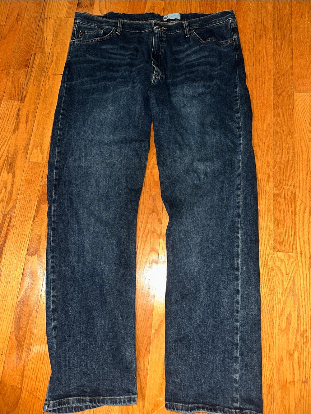 Men's  Wrangler Dark Blue Denim Jeans 40x32 Relaxed Fit